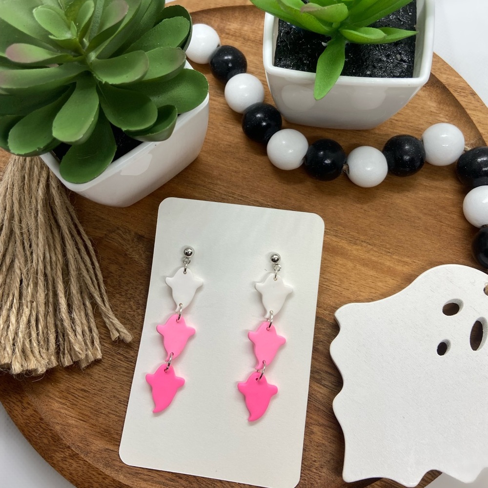 Ombré pink dangle Ghost